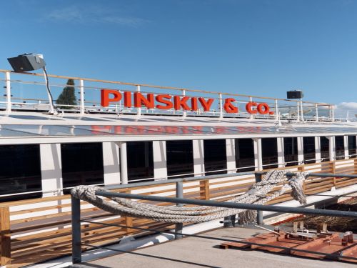 Ресторан PINSKIYCO.SHIP на теплоходе “Чайка”